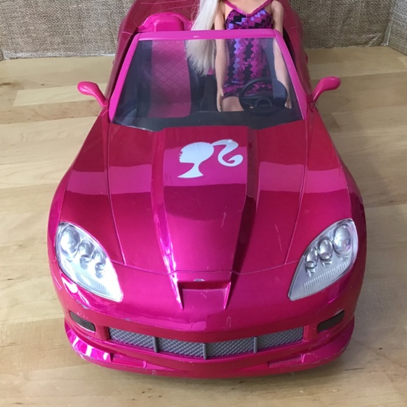 2011 Barbie Corvette and Doll - Picture 4 of 16
